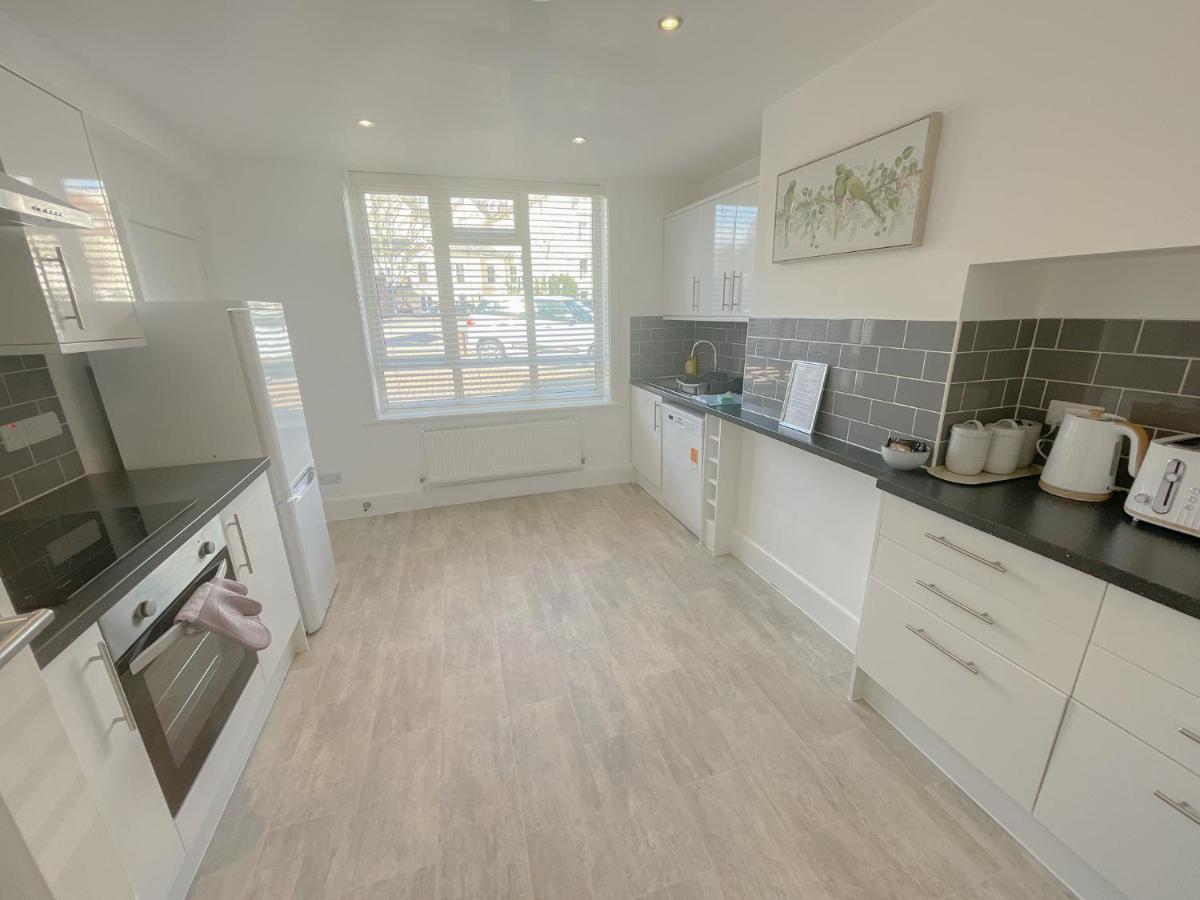 Large 3 Bedroom & 2 Bath - Ground Floor With Parking Bournemouth Exteriér fotografie